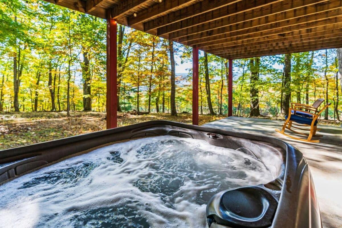 Hot Tub, Large Deck, Wifi, Fire Pit At Chalet Cabin Morton Grove Екстер'єр фото