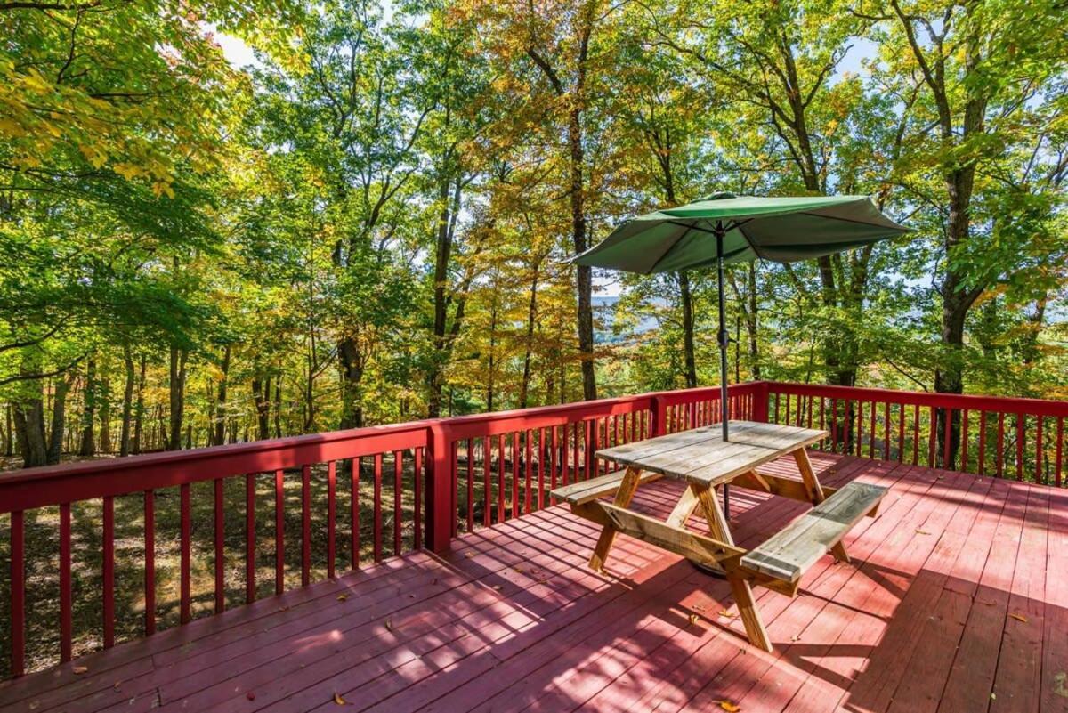 Hot Tub, Large Deck, Wifi, Fire Pit At Chalet Cabin Morton Grove Екстер'єр фото